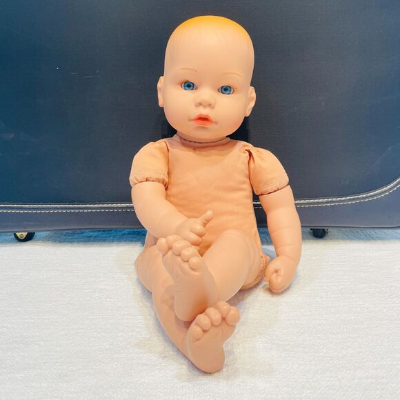 18 in Doll Madame Alexander blonde plastic cloth 2013 Model  Madame Alexander Baby Doll 2018 Cloth Body Blue Eyes Mme Alexander Doll 18 in